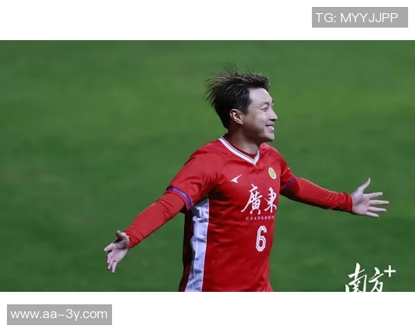 广东队逆转中国香港姜至鹏禁区小角度射门精彩破门助力胜利