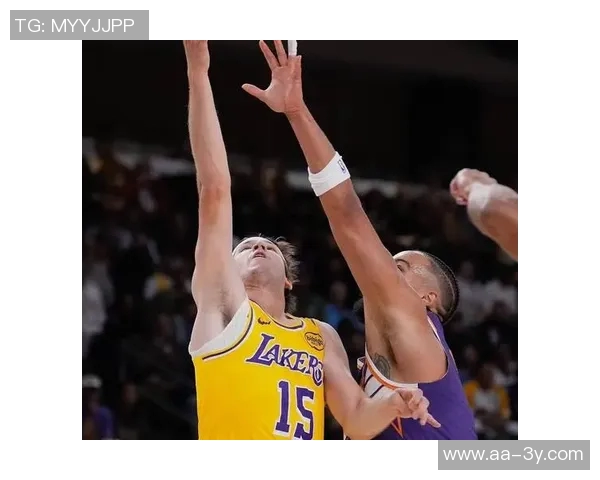 夸梅直言布朗尼在大学表现平平不及部分高中球员的潜力与实力